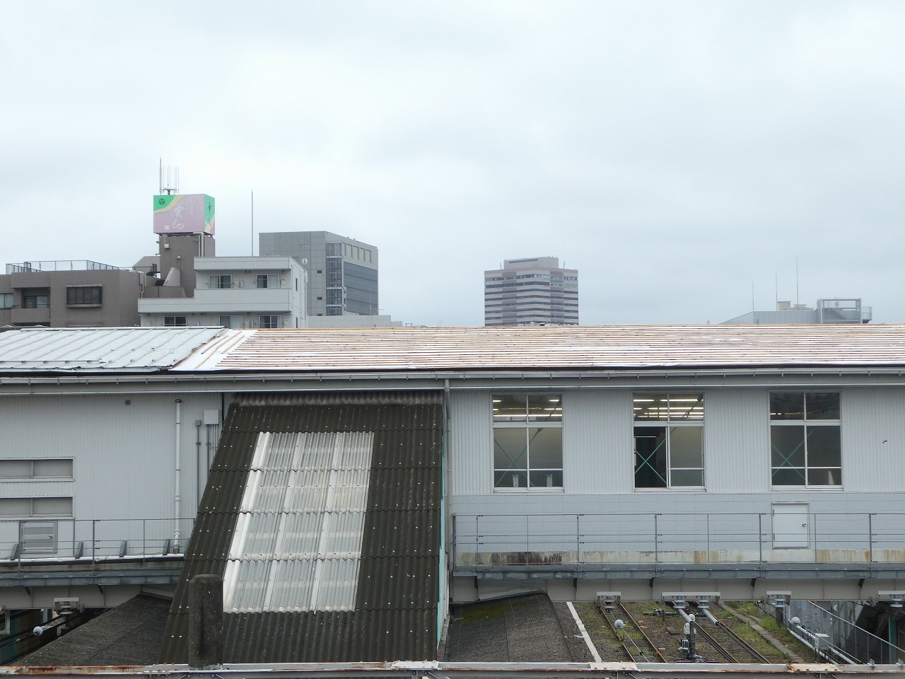 駅舎の屋根