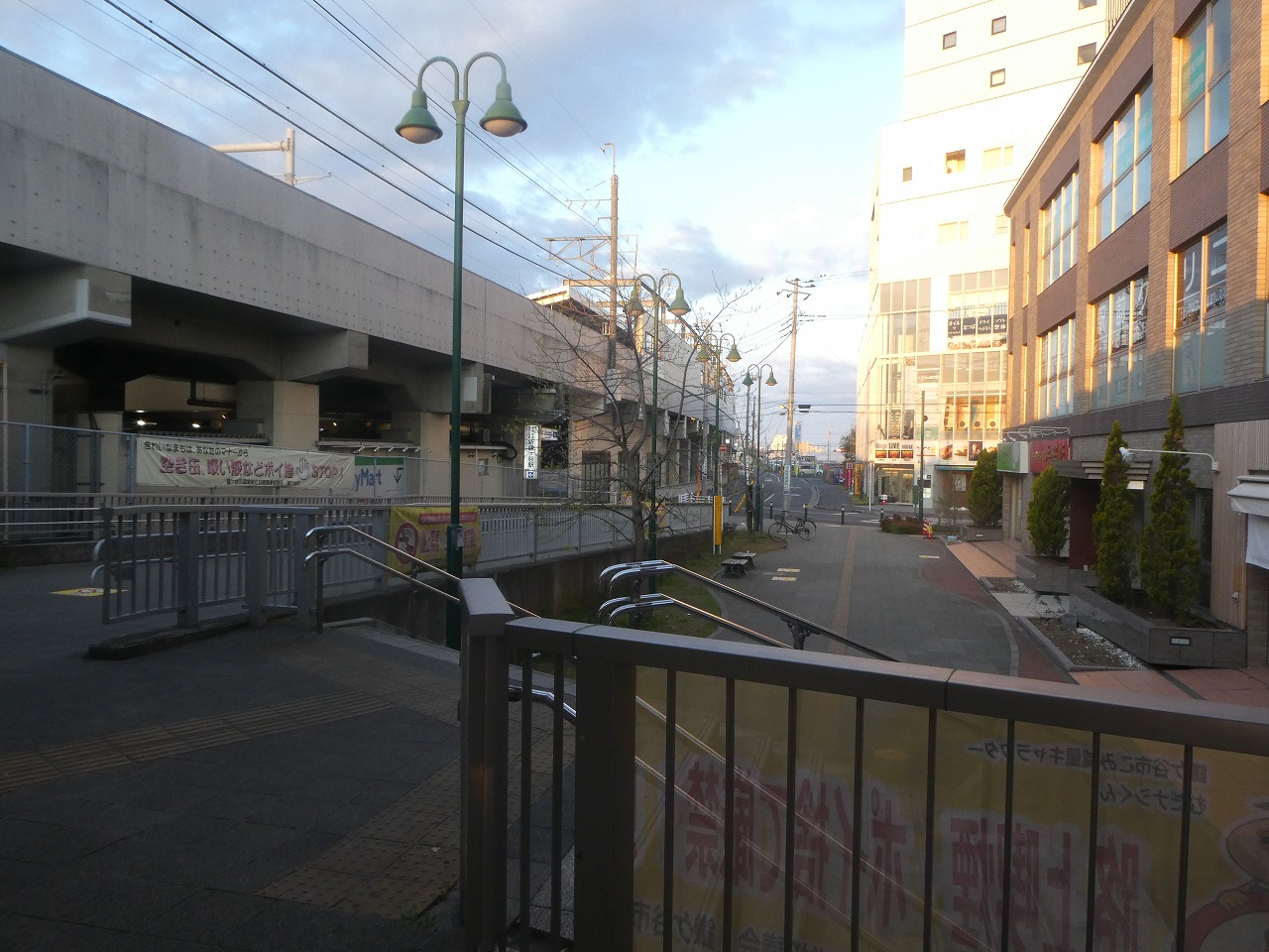 北総線・新京成線の駅前